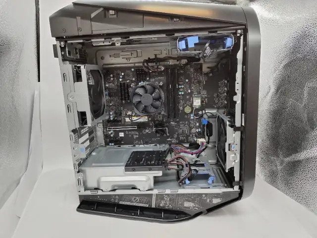 Alienware Aurora R14 Desktop Ryzen 5 5600X 16GB 1TB NVMe - NOGPU in Desktop Computers in City of Toronto - Image 7