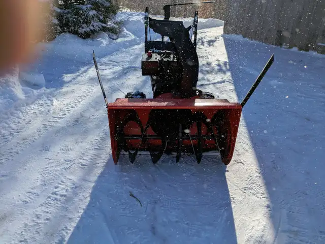 Souffleuse Ariens ST 1032 in Snowblowers in Laval / North Shore - Image 2