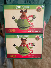 Christmas tea pots