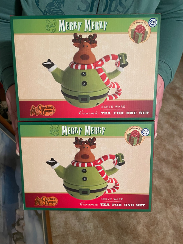 Christmas tea pots in Holiday, Event & Seasonal in Saskatoon