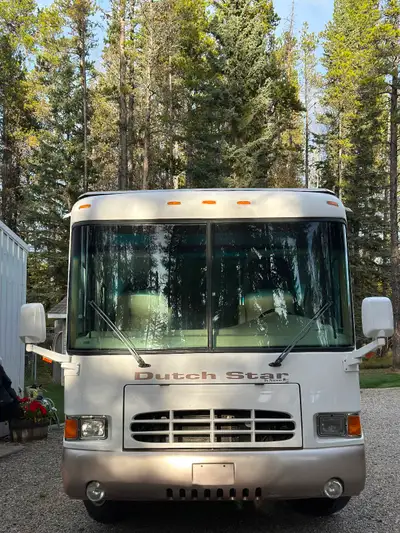 2001 Newmar Dutchstar 62500 miles Full-time living for the last 4 years. We bought this in 2021, ren...