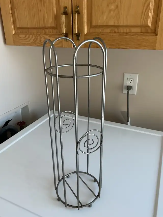Toilet Paper Holder in Other in Ottawa - Image 3