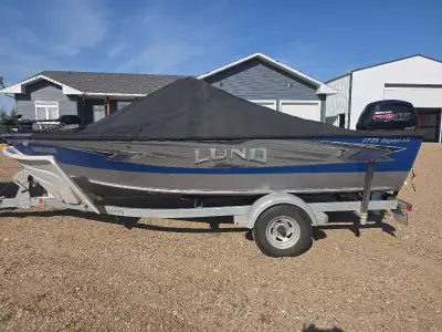 The 1775 Lund Impact XS SS is one of Lunds most popular 17-foot plus walleye fishing boat models for...