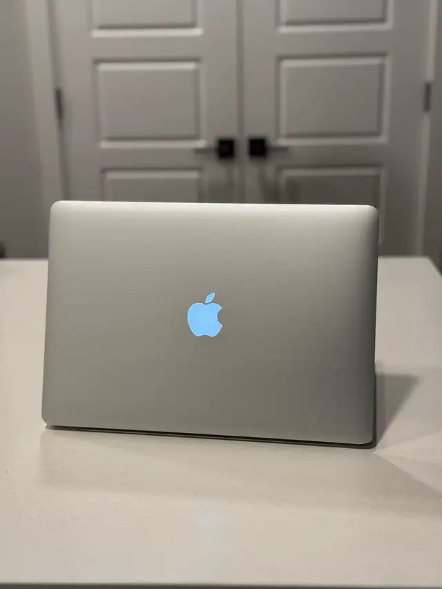 MacBook Pro 15" Retina  i7 2.6GHz 512GB New Battery 62863283844353121
