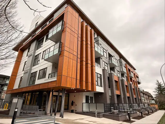 Brand New Top-Floor Corner Unit 2 Bed 1 Den Apartment in Surrey