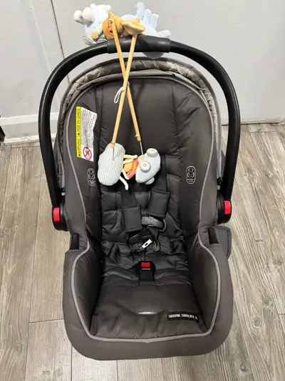 Banc Auto / Graco SnugRide SnugLock 35 Infant Car Seat, View more