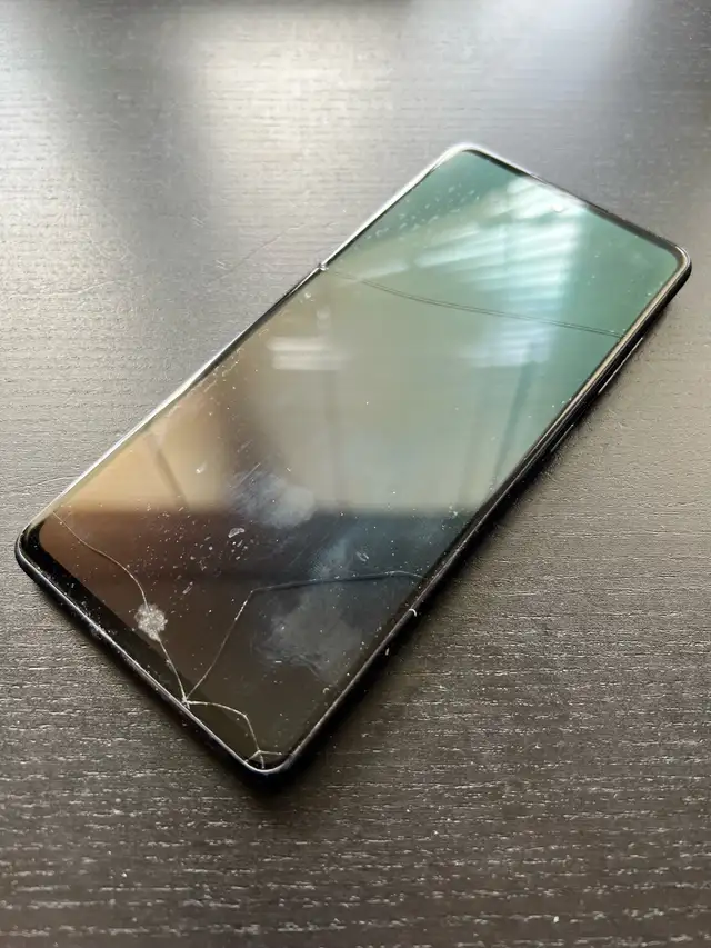 Samsung Galaxy S20 FE in Cell Phones in Kitchener / Waterloo - Image 3