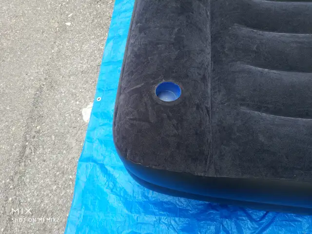 INFLATABLE MATTRESS in Bedding in City of Toronto - Image 4