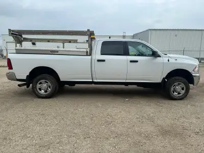 2018 Ram 2500 SLT 6.4L HEMI 4WD Crew Cab For Sale. Selling my 2018 Ram 2500 SLT with 6.4L HEMI V8 an...