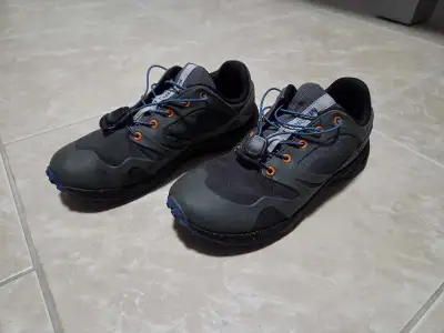 Souliers de randonnée pour garçon grandeur 4 (Merrell), View more