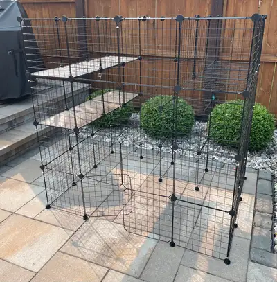 This cat enclosure is perfect for giving your feline friend a safe and spacious outdoor area to play...