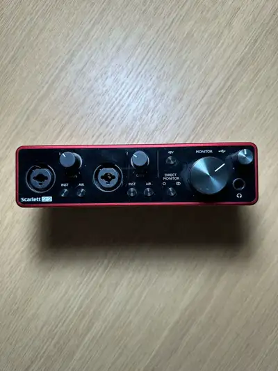 Perfect working Focusrite Scarlett 2i2 Audio Interface. Priced to sell, only parting with it as I re...