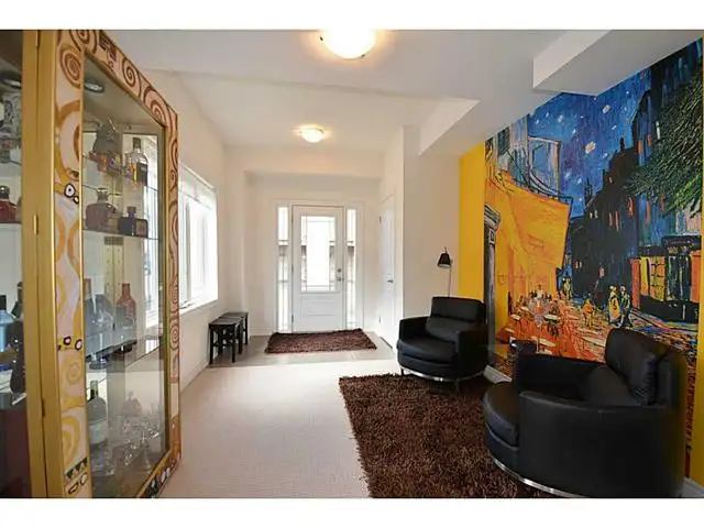 Townhouse in Burlington for sale or exchange in Oakville in Houses for Sale in Oakville / Halton Region - Image 6