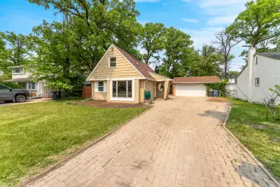 Showings start now. Offers presented Tuesday, June 10th at 7pm. Open House Sat, June 7th 1-3pm and S...