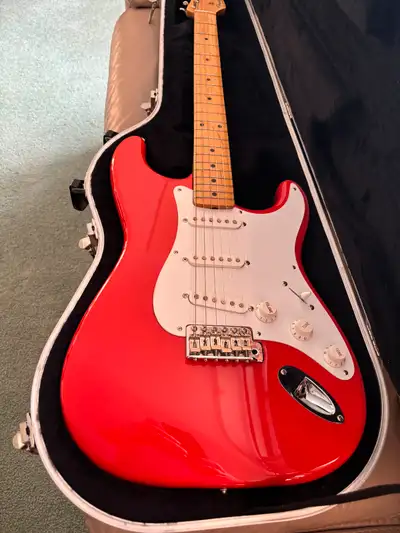 Hank Marvin Stratocaster, View more