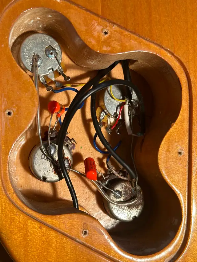 Les Paul copy - MIJ vintage - REDUCED last time  $500 in Guitars in Guelph - Image 7