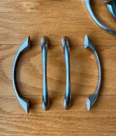 Poignées d'ramoires, View more