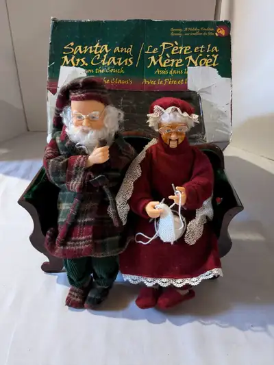 Gemmy Santa and Mrs Clause on couch antimated , View more