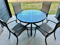 Cast Aluminum Patio Table & Chairs