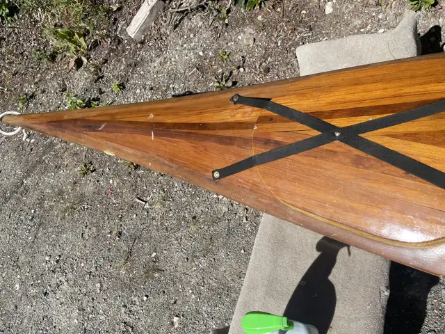 19’ cedar strip kayak in Canoes, Kayaks & Paddles in Whitehorse - Image 4