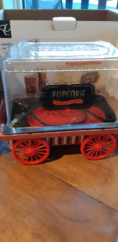Vintage wagon popcorn maker in Other in Lethbridge - Image 2