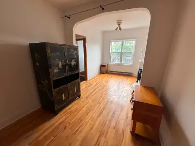 Ville-Emard 3 1/2 ouvert disponible 1er août (peut-être avant)