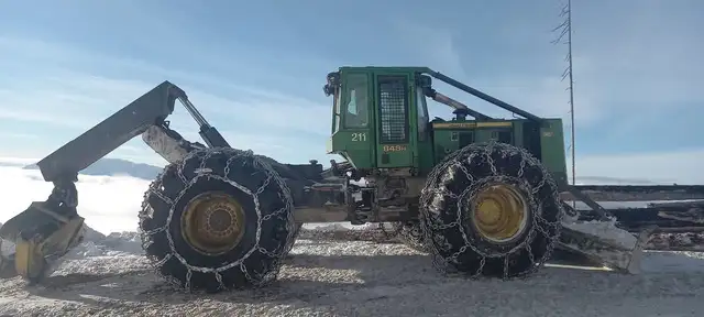2010 John Deere 848H Skidder in Other in Revelstoke - Image 2