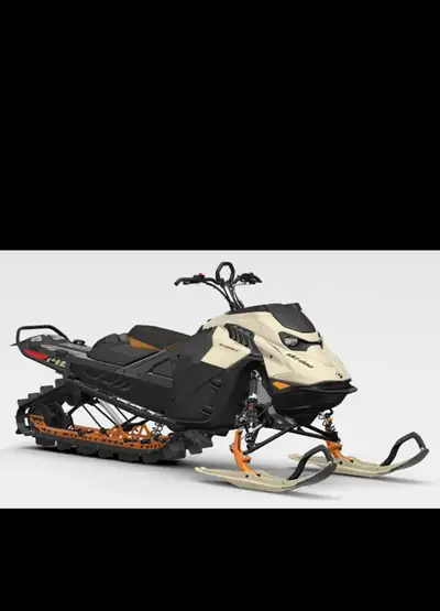 2024 Summit Adrenaline 850 - 146 track - 800 KMS - SHOT Start/Pull Start - Heated Grips - Chaincase...