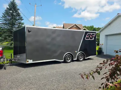 Remorque 2024 uscargo acier peinturer et traitement antirouille jamais servi l hiver . Toit aluminiu...
