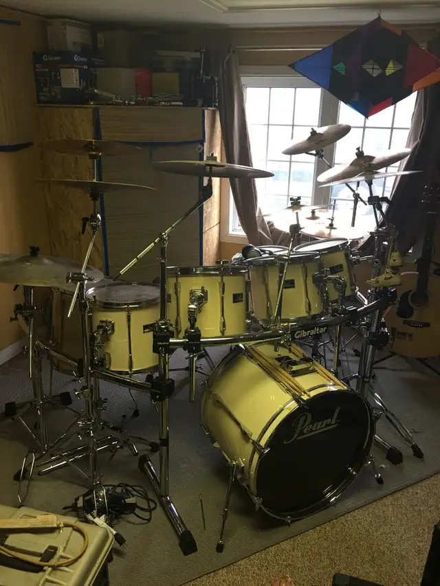 2 Vintage Pearl Drum sets in Drums & Percussion in Timmins - Image 4