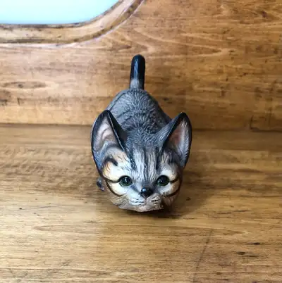 This pre-owned, charming hand-painted ceramic tabby cat figurine captures an adorable inquisitive po...