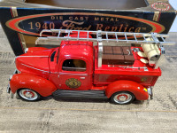 1:18 Diecast Golden Wheel 1940 Ford Fire Engine Truck Red #3