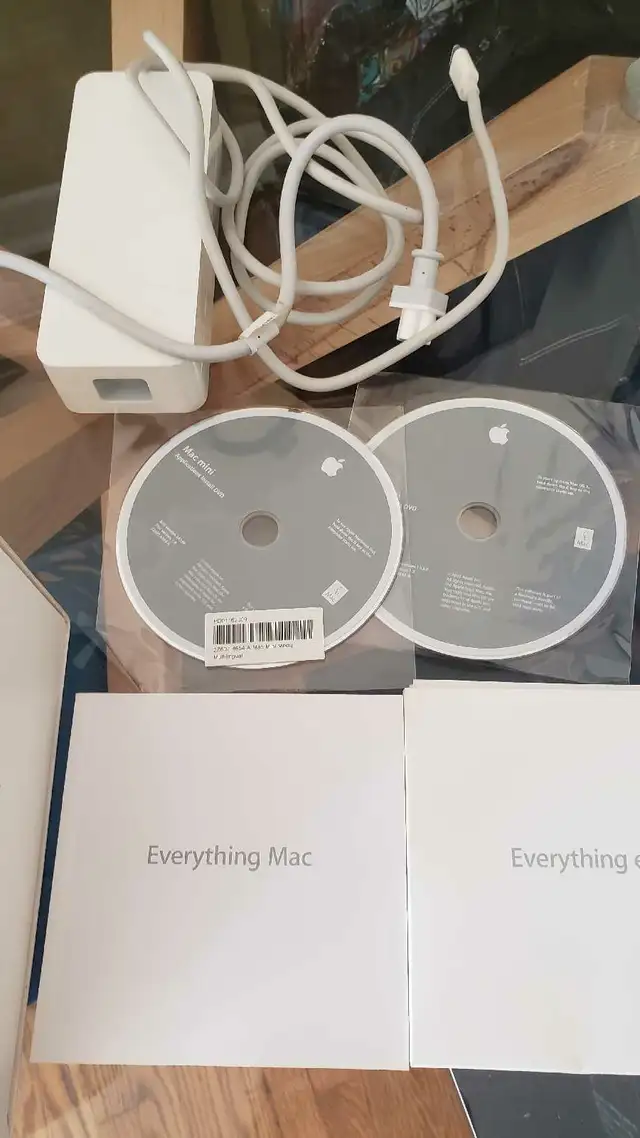 Mac mini (Early 2009) – Classic Apple Desktop – Working & Clean in Desktop Computers in City of Toronto - Image 6
