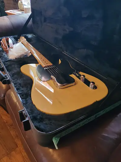 Fender American vintage 52 Telecaster with a Korina (African Limba) body and maple neck. Limited edi...