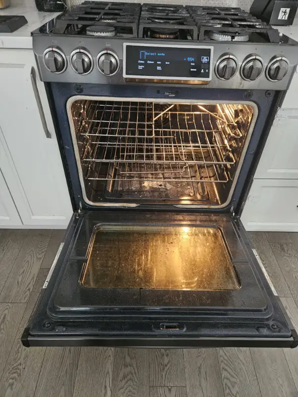 Gas Range Samsung in Stoves, Ovens & Ranges in Belleville - Image 9