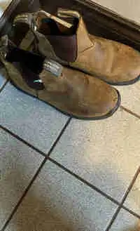 2 pairs of safety blundstones 4 sale!