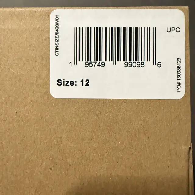 Yeezy Foam Runner MX Carbon Size 12 in Clothing, Shoes & Accessories in City of Toronto - Image 3