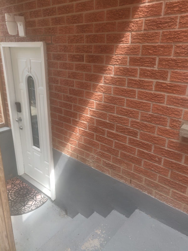 Beautiful and clean 2 bedroom basement apartment for rent mavis Long