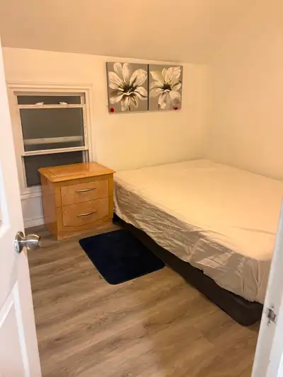Furnished room for rent in Hamilton