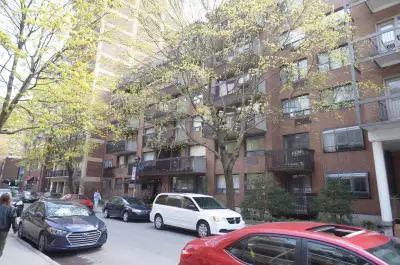 In good condition within a well-maintained building. Responsive landlord. With two full bathrooms, y...