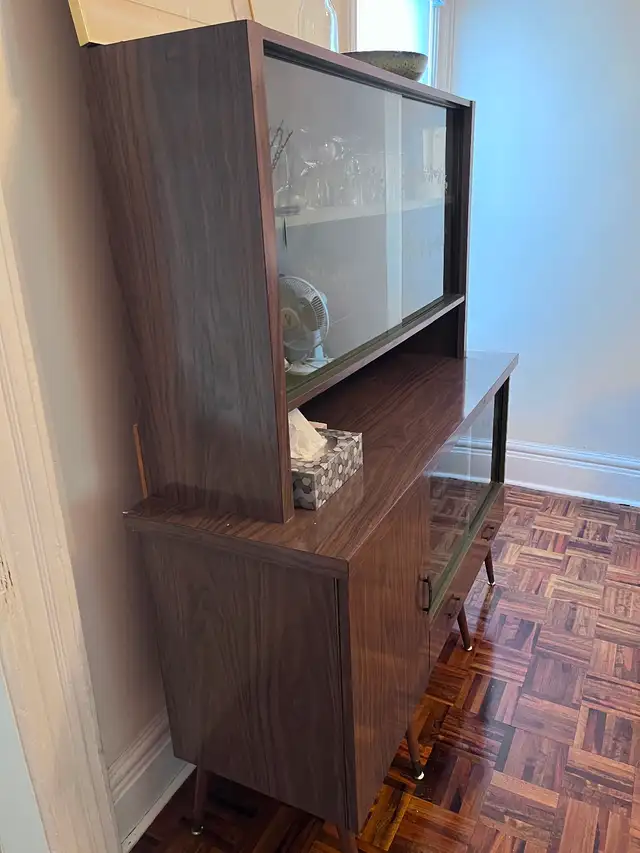 China cabinet in Hutches & Display Cabinets in City of Toronto - Image 3