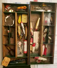 Looking to buy vintage fishing lures