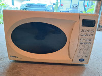 Danby 800w Microwave.