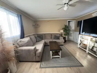 $1,600 + Hydro Public Landing Available September 1, 2026 3 bedroom single family home, no carpets,...