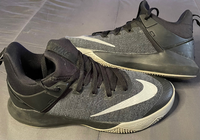 Nike Zoom Mens size 9.5 in Men's Shoes in Hamilton - Image 4