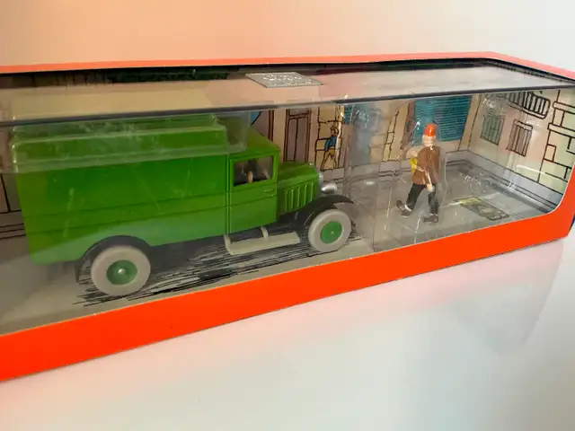 Tintin Cell Truck