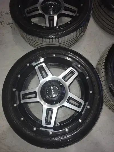 20 inch rims Universal 10 holes bolt pattern. Rims make - Krank Bolt pattern- 5×127 Tire size 275 40...