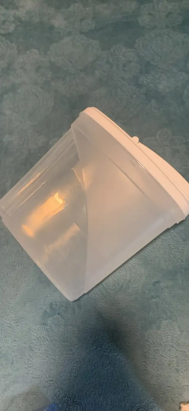 New- 4.8 litre Plastic Container 449689142155683841