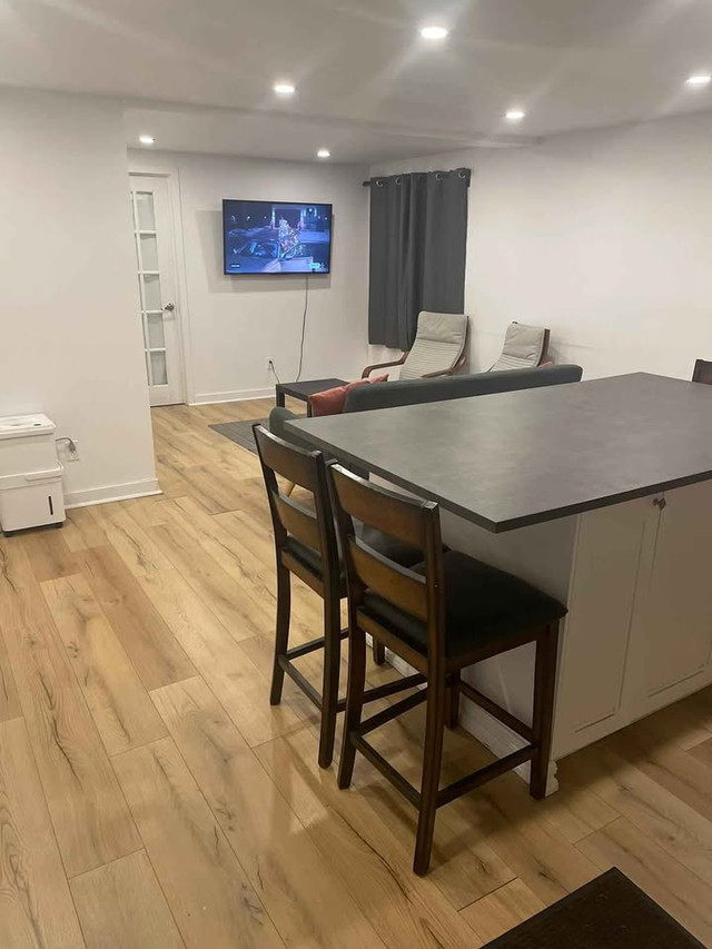 Chambre a louer dans un beau 4 1/2 avec une travailleuse dans Chambres à louer et colocs  à Ville de Montréal