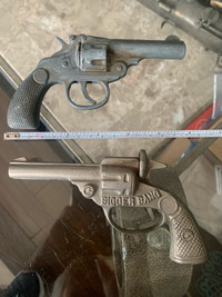 2 vintage toy metal capguns lot.1940's LM & BIGGER BANG